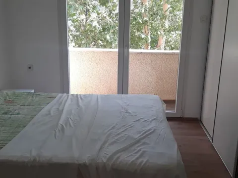 Izdavanje, jednosoban stan, 42m², Centar, Podgorica - image 9