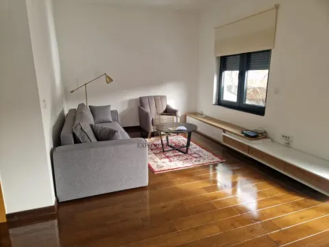 Izdavanje, trosoban stan, 80m², Senjak, Beograd - image 2