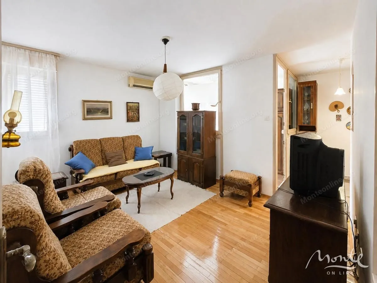 Prodaja, jednosoban stan, 60m², Blok 5, Podgorica