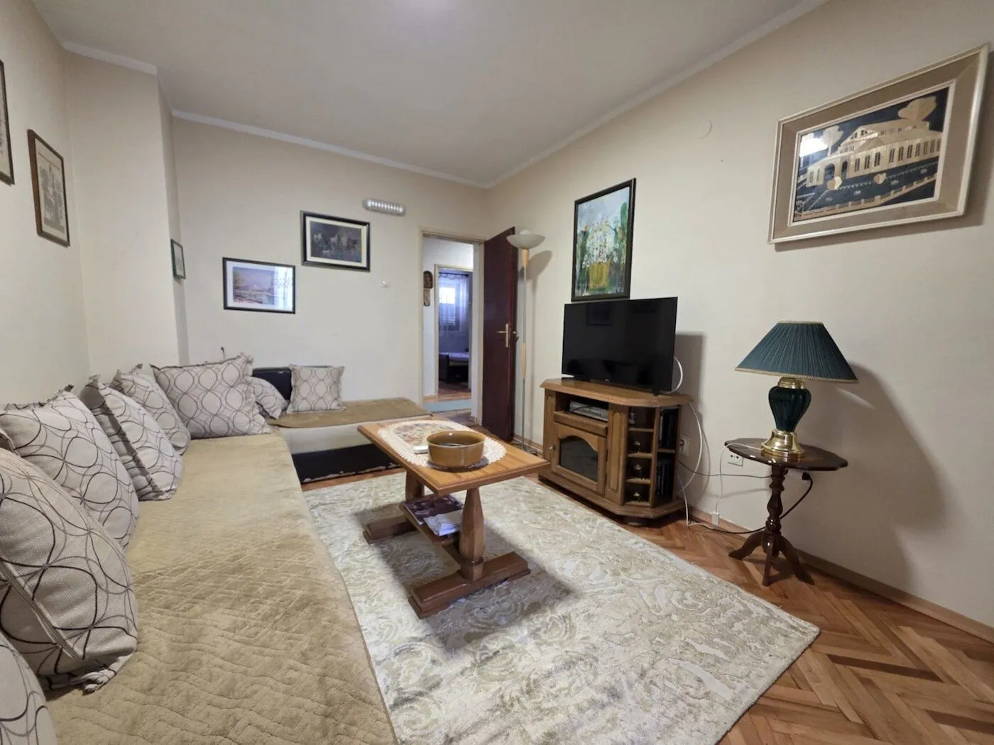 Izdavanje, stan, 54m², Cetinje, Crna Gora