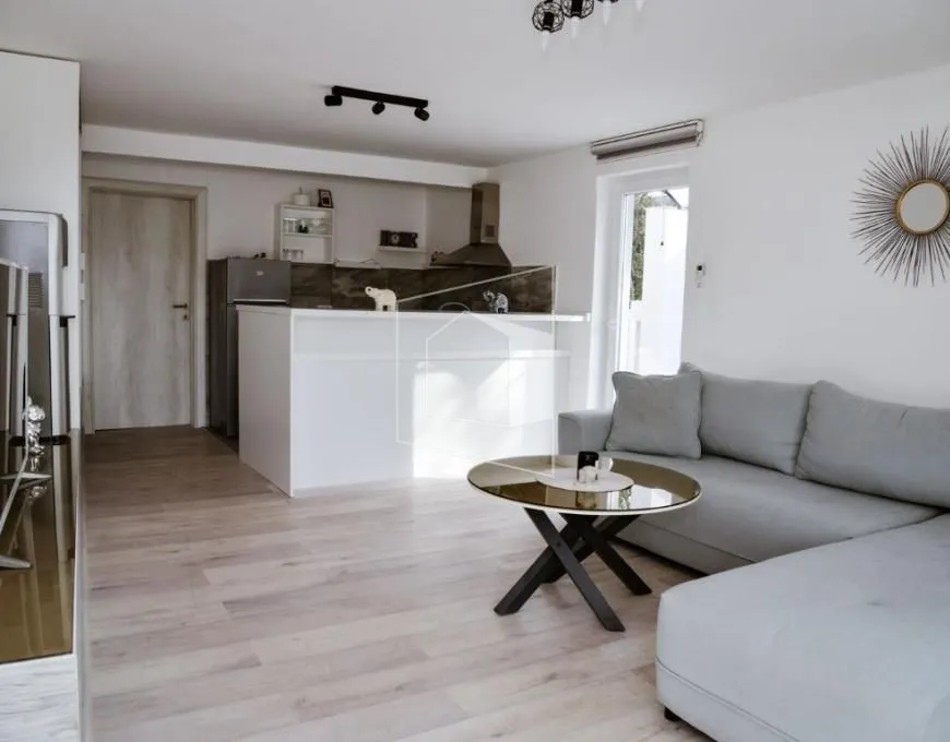 Izdavanje,  kuća, 80m2, Bigova, Kotor