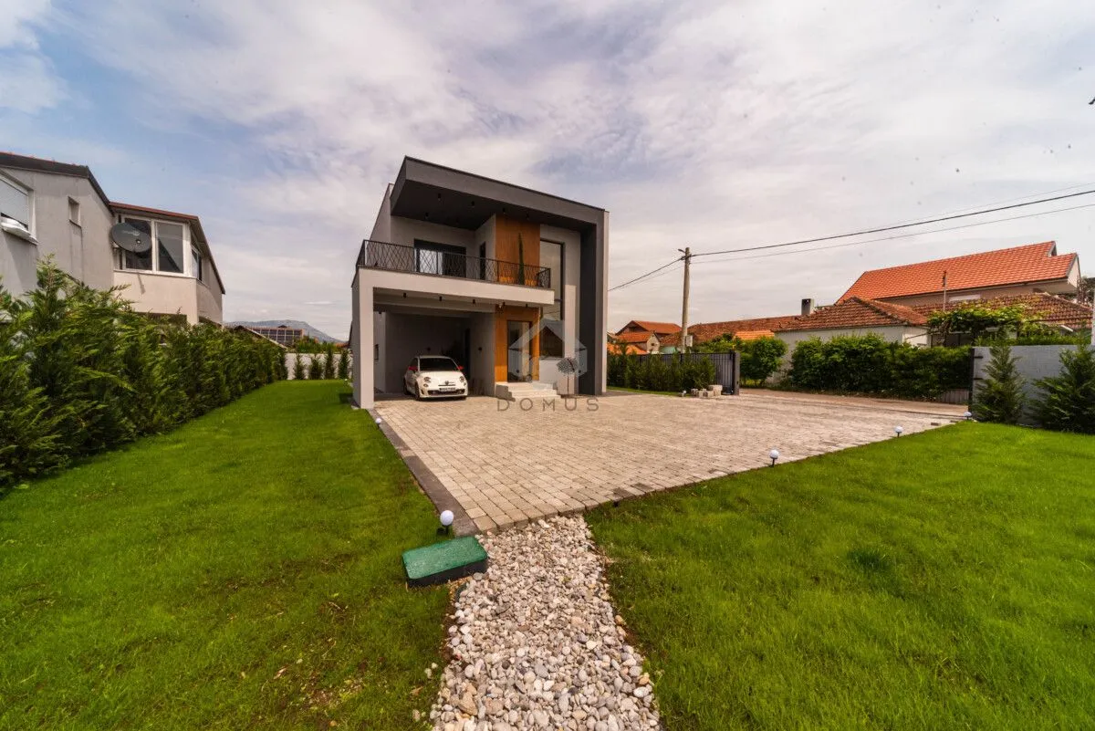 Prodaja, kuća, 202m², Tološi, Podgorica