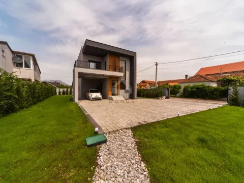 Sale, house, 202m², Tološi, Podgorica - image 2