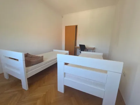 Izdavanje, trosoban stan, 130m², Preko Morače, Podgorica - image 10