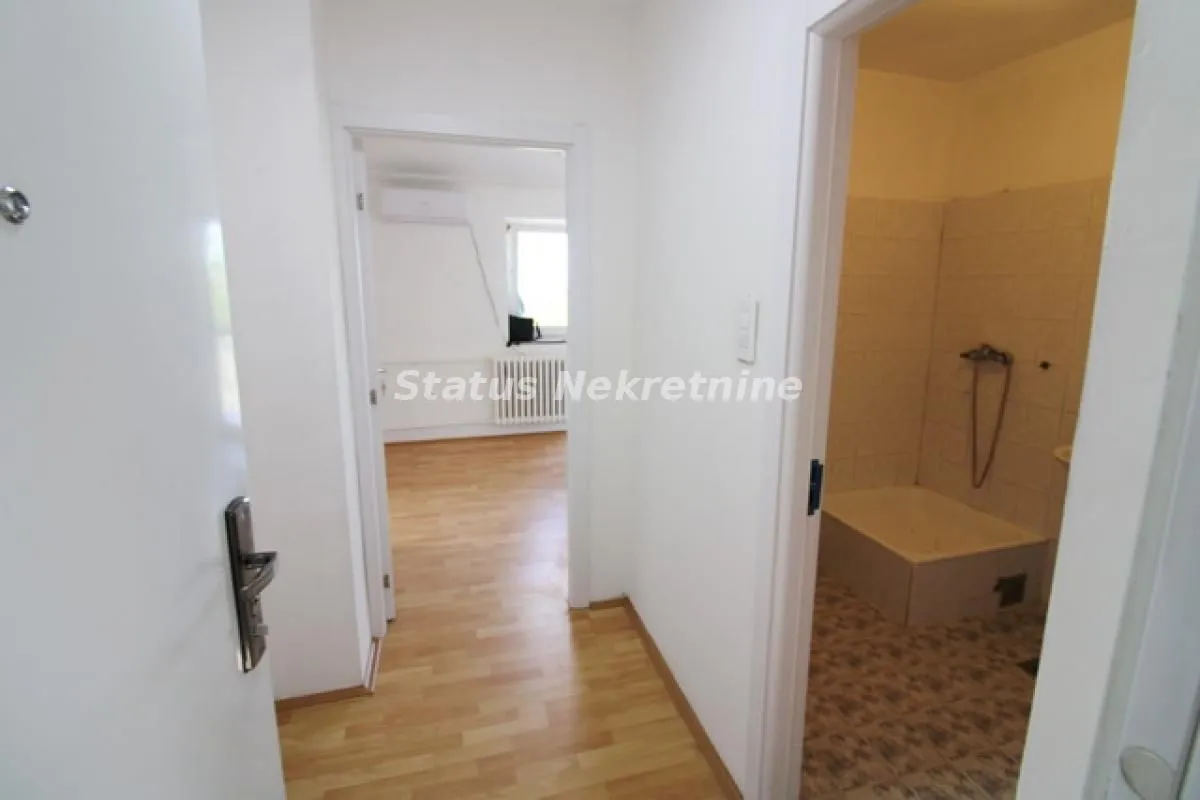 Prodaja, jednosoban stan, 33m², Železnička Stanica, Novi Sad Sve Podlokacije