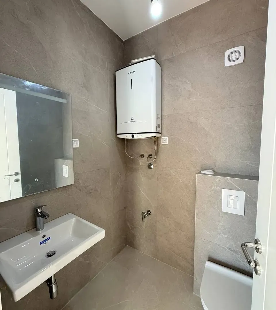 Prodaja, dvosoban stan, 72m², Centar, Tivat