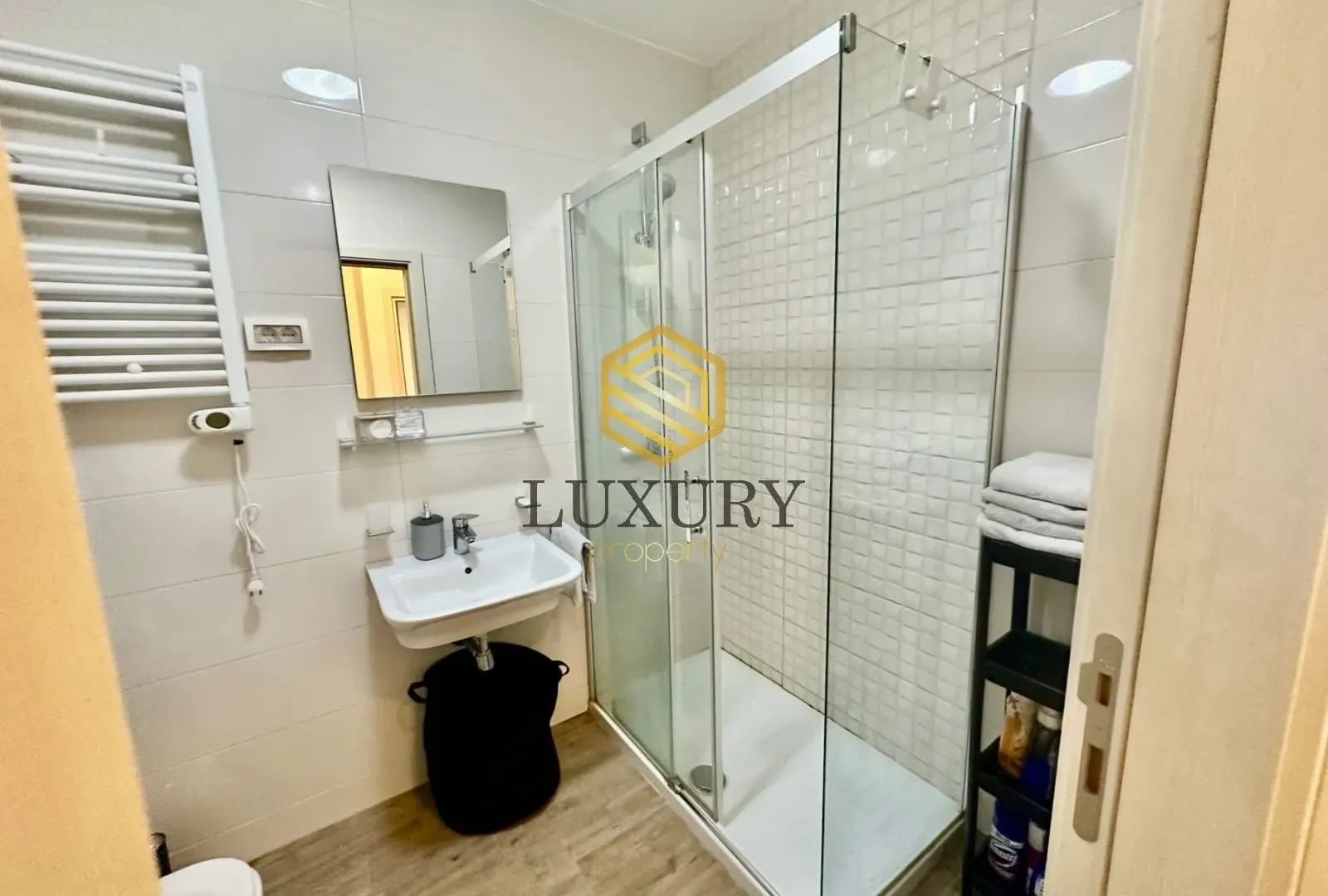 Izdavanje, jednosoban stan, 43m², City Kej, Podgorica