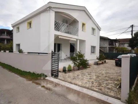 Izdavanje, dvosoban stan, 88m², Dalmatinska ulica, Podgorica - image 15