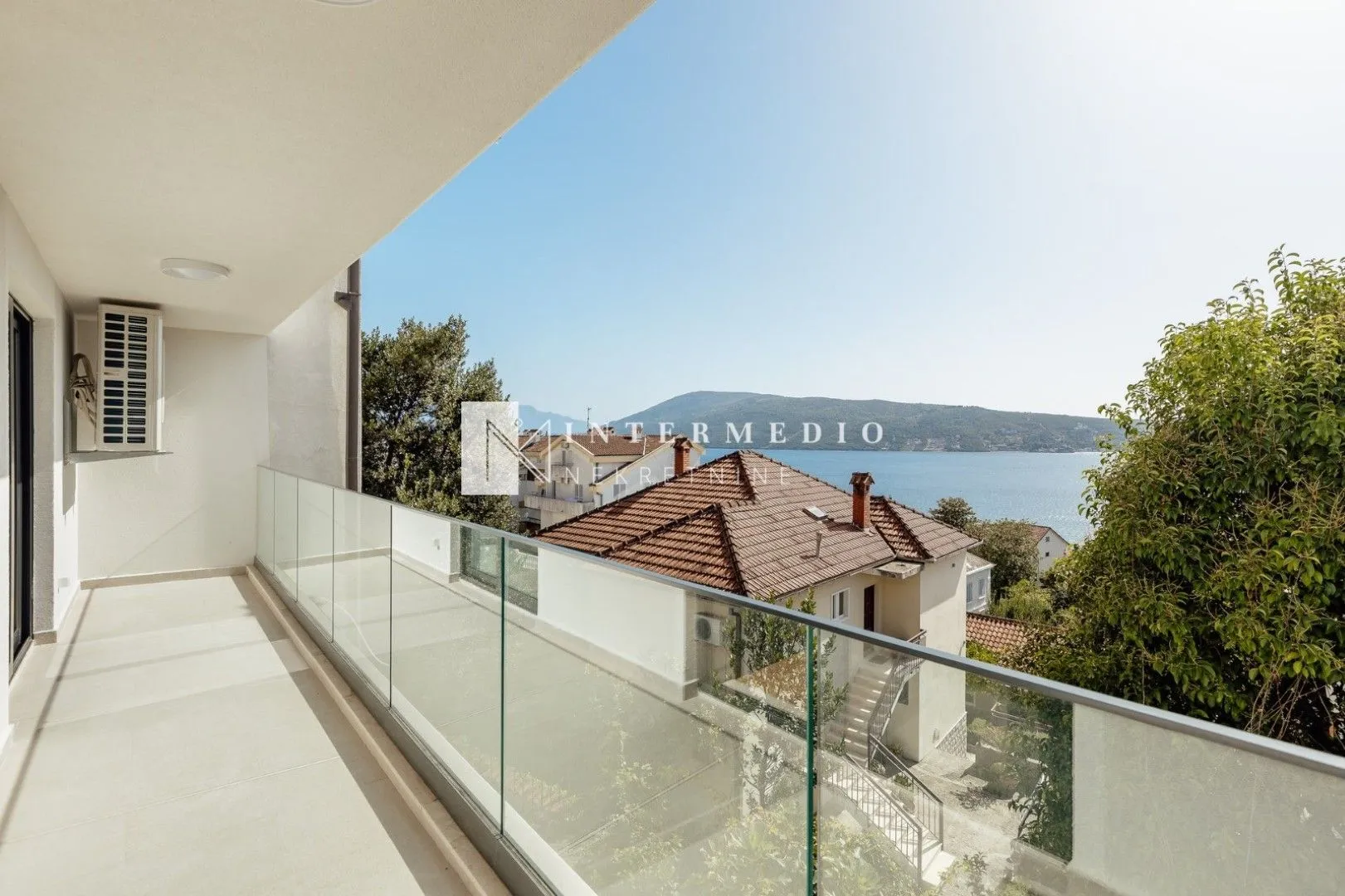 Prodaja, dvosoban stan, 180m², Savina, Herceg Novi