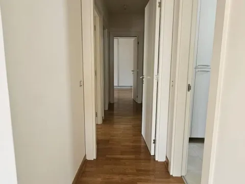 Izdavanje, četvorosoban stan, 157m², Savski Venac, Beograd - image 7