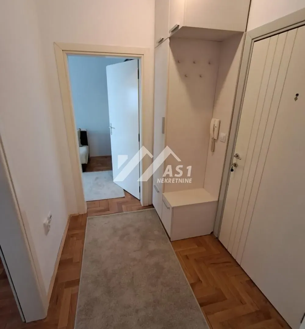 Izdavanje, dvosoban stan, 46m², Grbavica, Novi Sad Sve Podlokacije