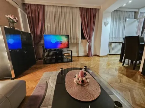 Izdavanje, trosoban stan, 80m², Slavija, Vračar Sve Podlokacije - image 10