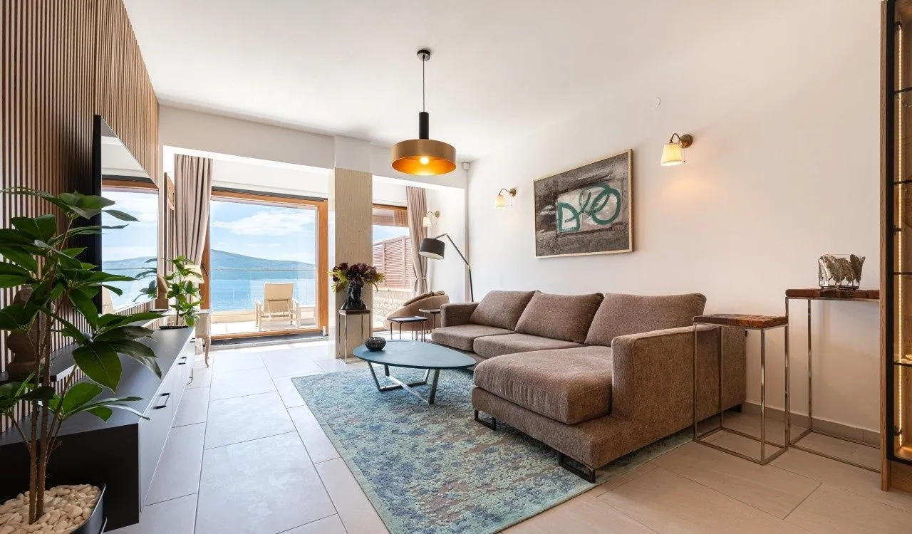 Prodaja, dvosoban stan, 67m², Opatovo, Tivat