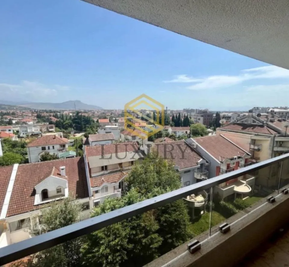 Prodaja, četvorosoban stan, 174m², Gorica C, Podgorica
