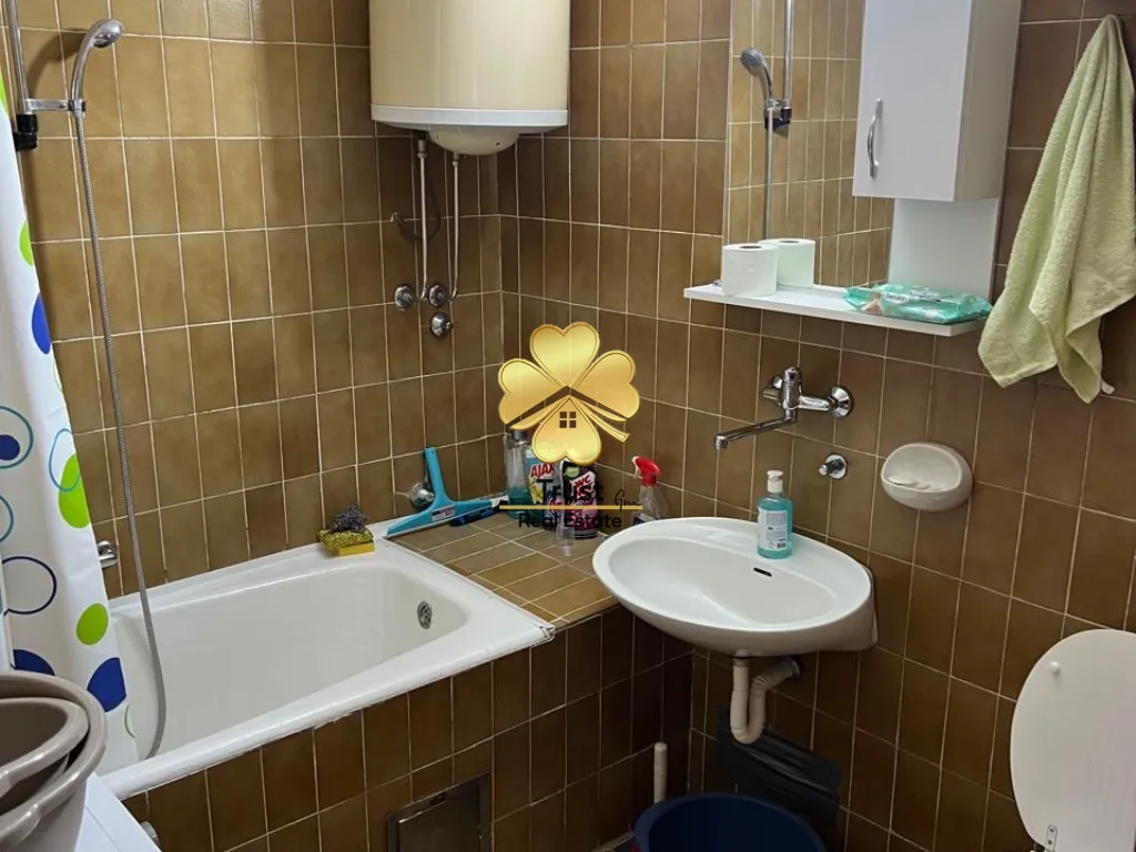 Izdavanje, dvosoban stan, 76m², Stari Aerodrom, Podgorica