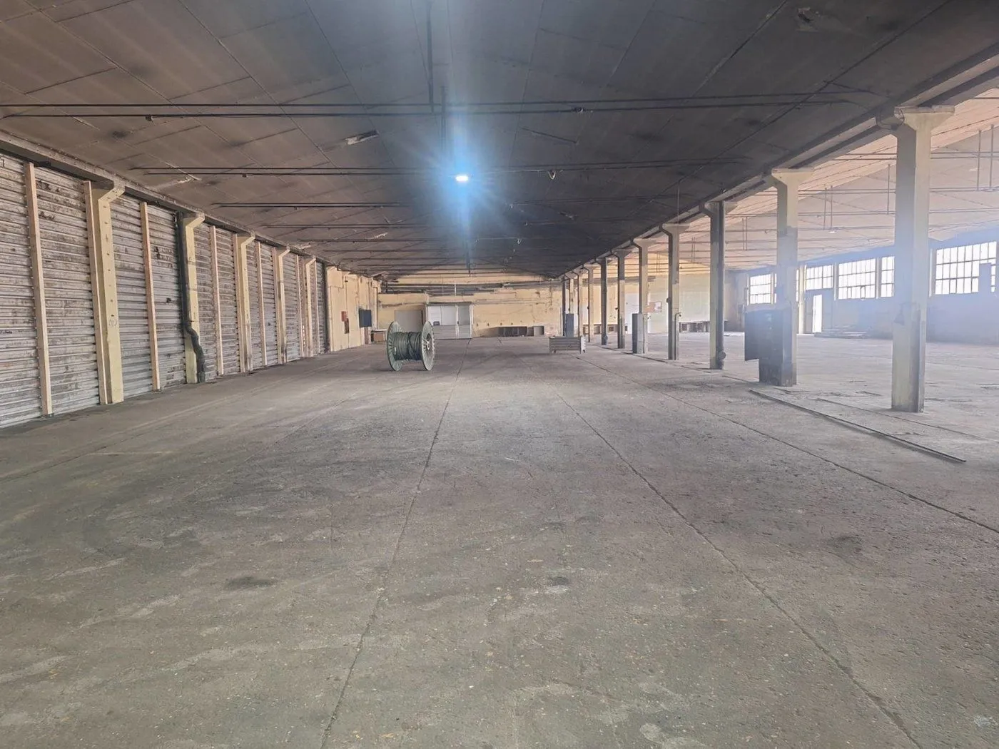 Izdavanje, poslovni prostor, 1500m², Klisa, Novi Sad Sve Podlokacije