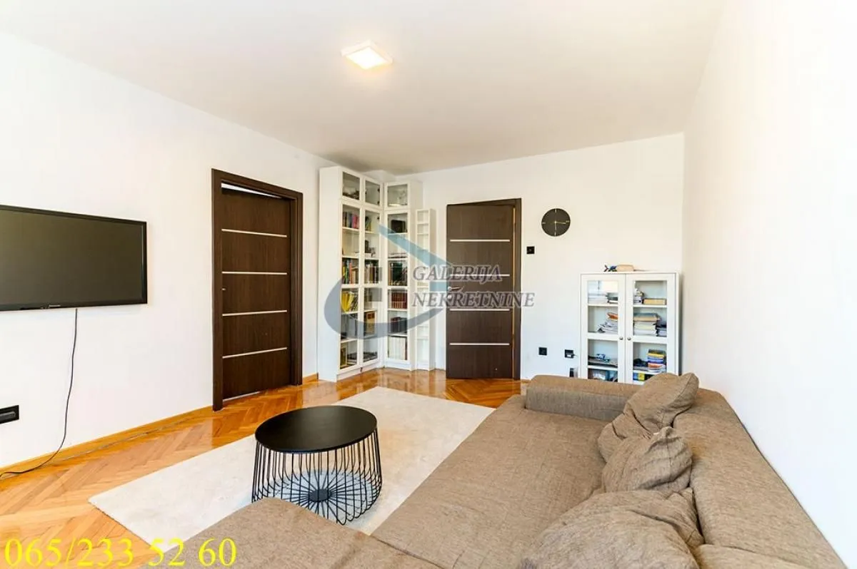 Prodaja, trosoban stan, 68m², Stari Grad, Beograd