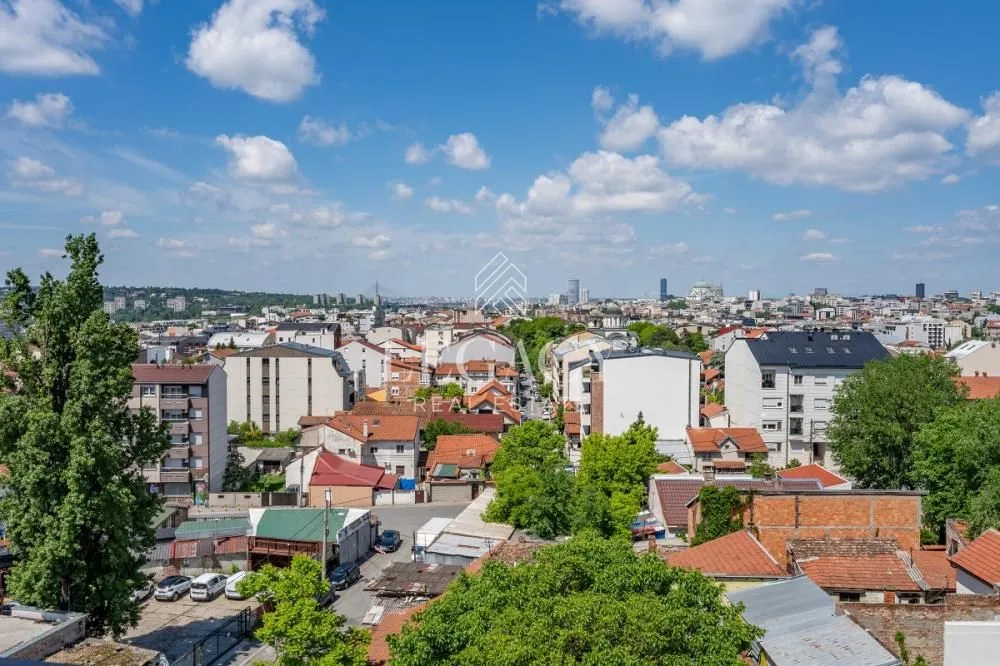 Prodaja, četvorosoban stan, 140m², Šumice, Beograd