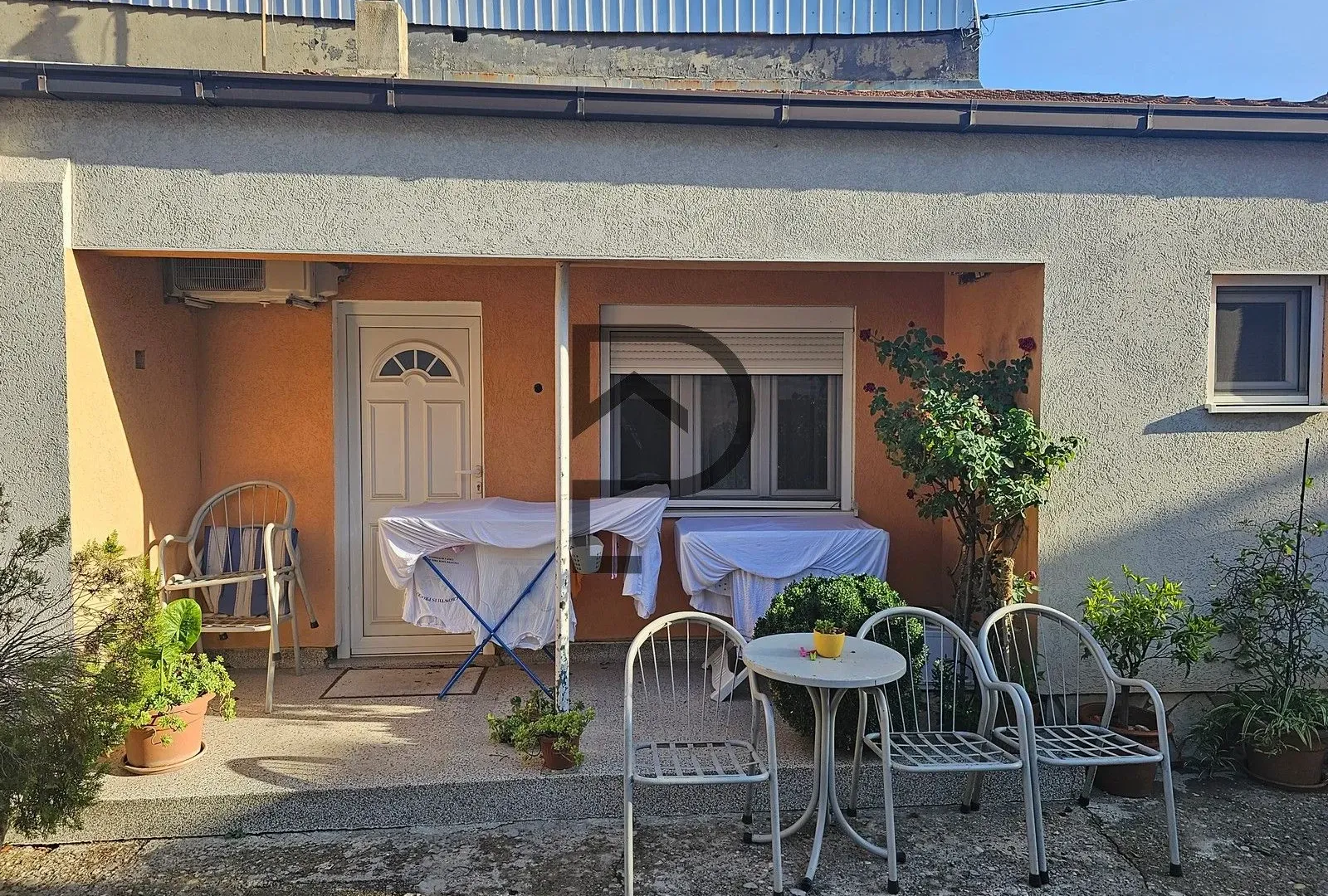 Izdavanje, stan, 25m², Drac, Podgorica
