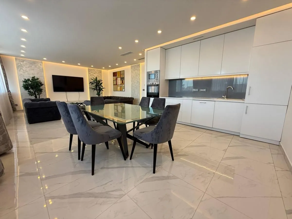 Izdavanje, stan, 98m², Tatarsko brdo, Petrovaradin
