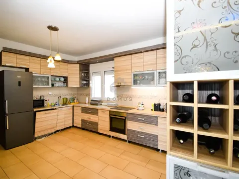 Prodaja, kuća, 250m², Podgorica, Crna Gora - image 17