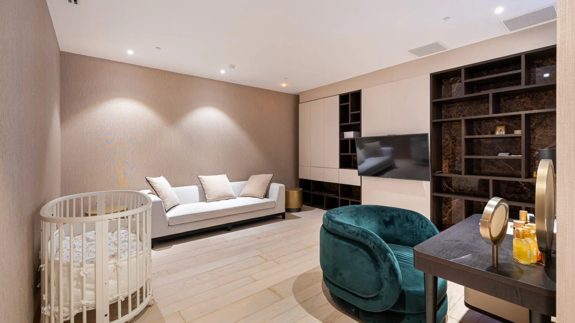 Prodaja, stan, 710m², Đuraševići, Tivat