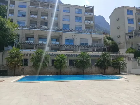 Sale, one bedroom apartment, 53m², Dobrota, Kotor - image 8