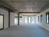 Izdavanje, poslovni prostor, 214m², Altina, Beograd - image 1