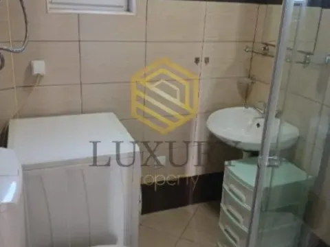 Izdavanje, garsonjera, 26m², Stari Aerodrom, Podgorica - image 2