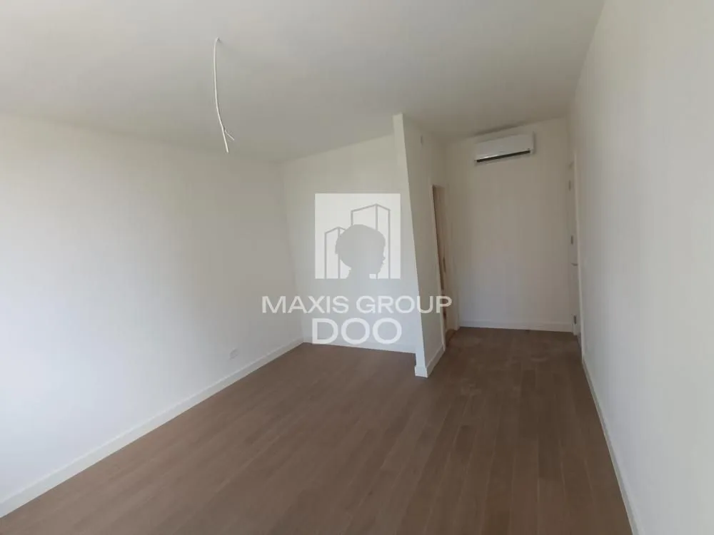 Izdavanje, četvorosoban stan, 116m², Savski Venac, Beograd