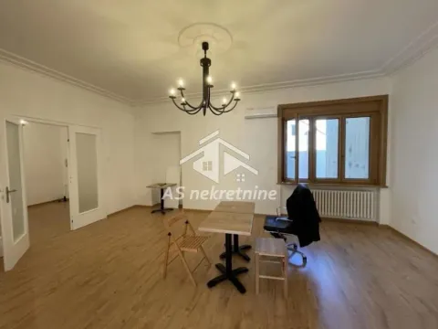 Izdavanje, četvorosoban stan, 160m², Stari Grad, Beograd - image 10