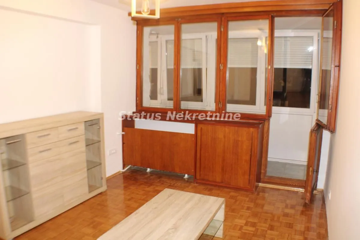 Izdavanje, trosoban stan, 70m², Stari grad, Novi Sad
