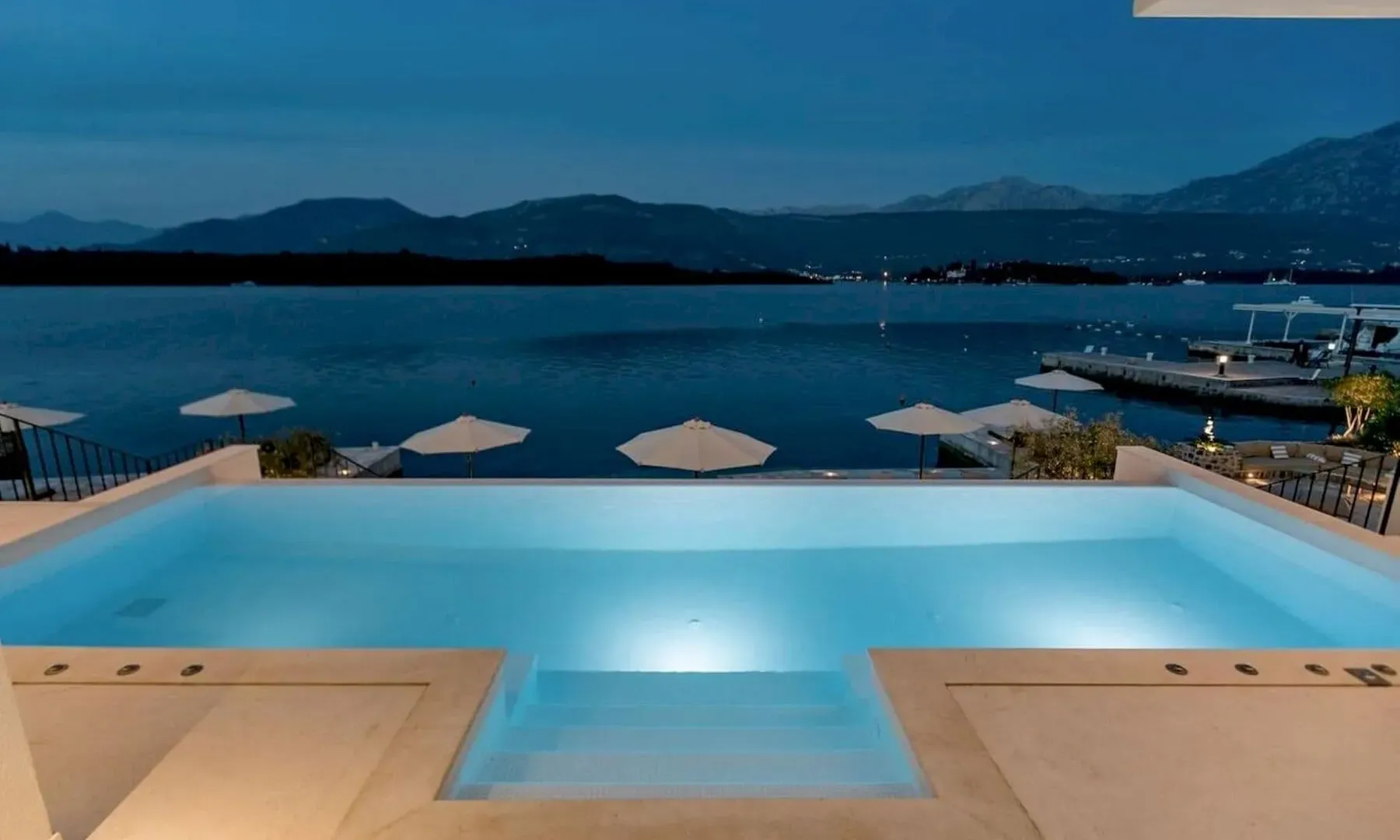 Prodaja, kuća, 676m², Tivat, Crna Gora