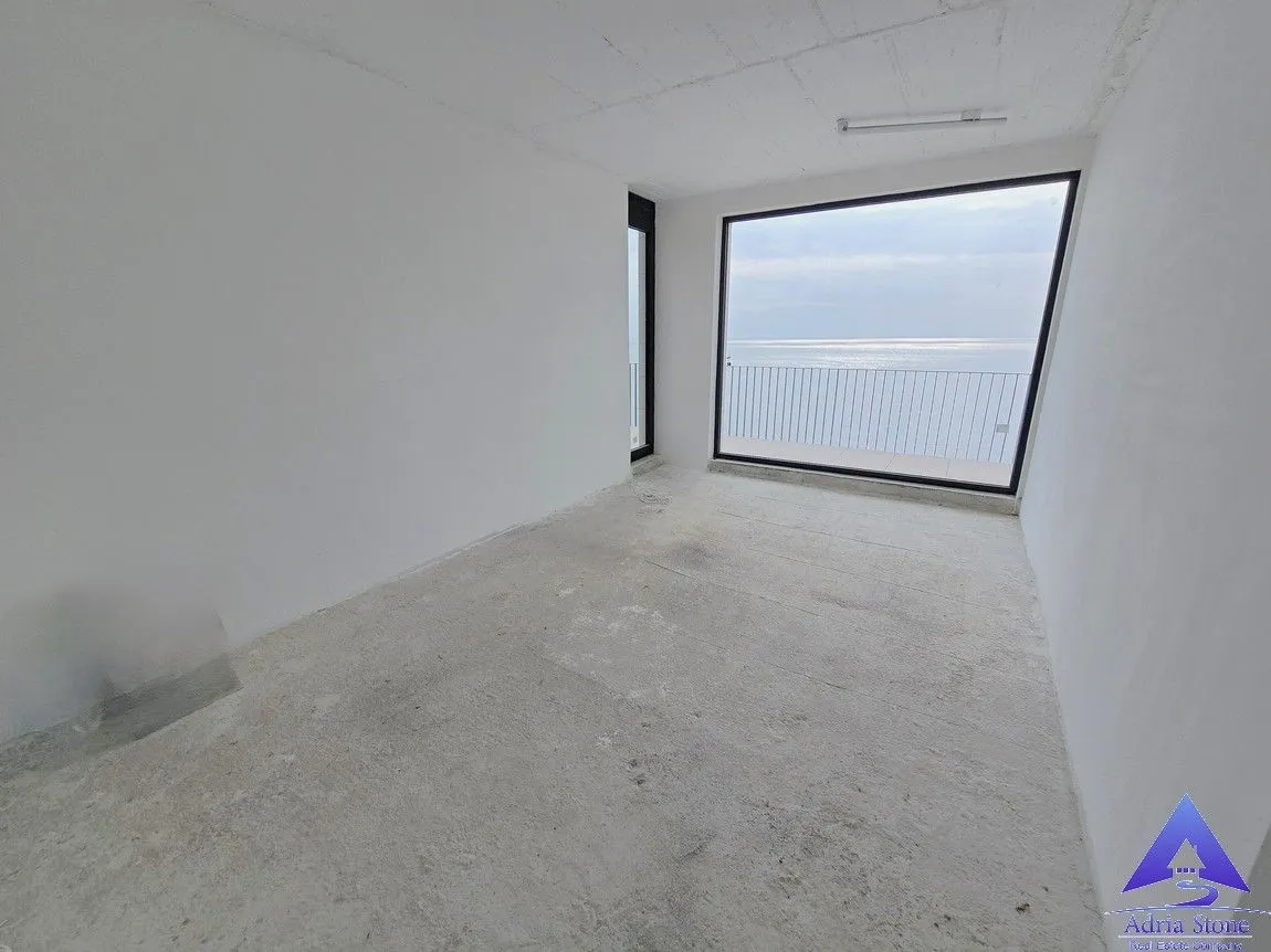 Prodaja, kuća, 580m², Skočiđevojka, Budva