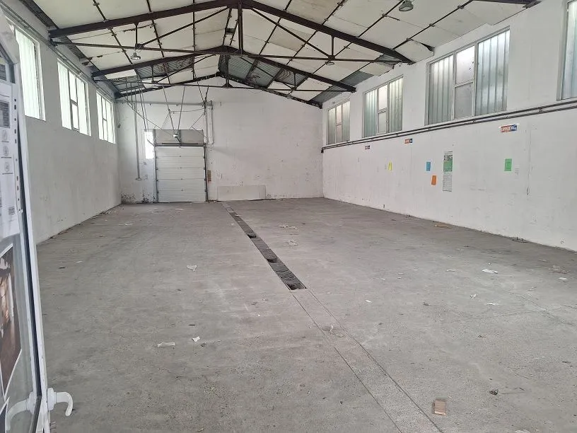 Rent, office space, 330m², Zrenjanin, Srbija