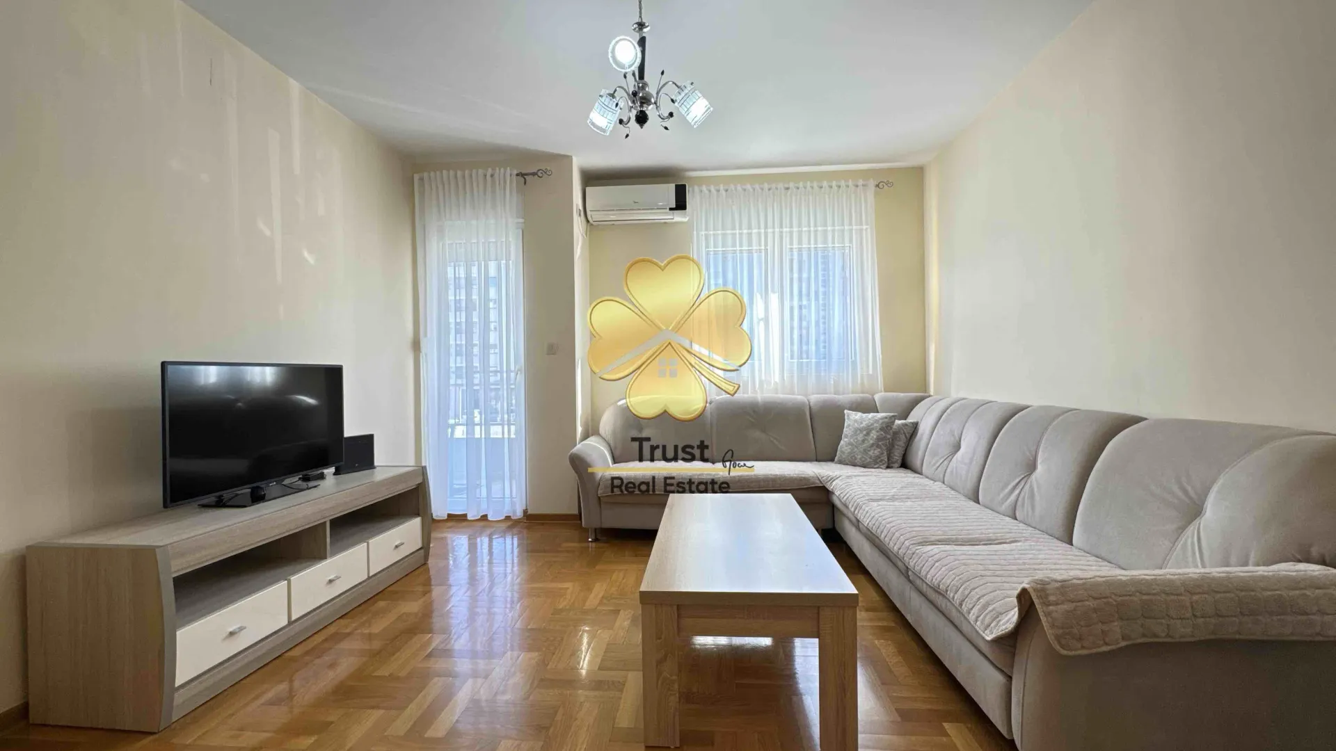 Izdavanje, dvosoban stan, 65m², Stari Aerodrom, Podgorica