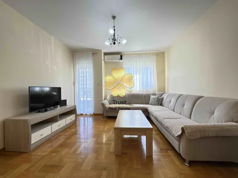 Izdavanje, dvosoban stan, 65m², Stari Aerodrom, Podgorica