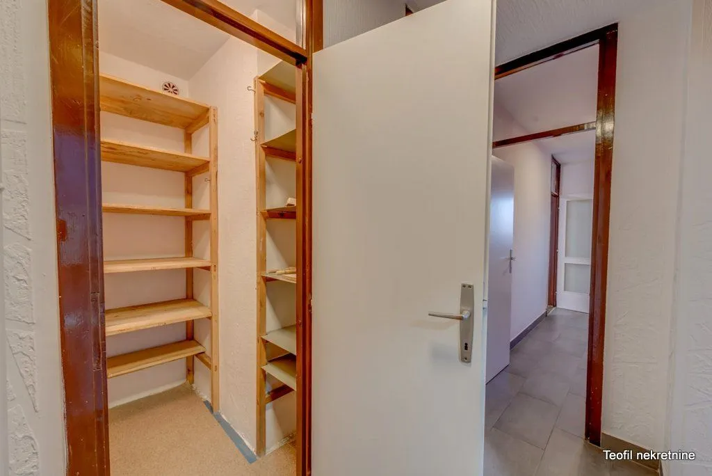 Prodaja, dvosoban stan, 56m², Zemun Sve Podlokacije, Beograd