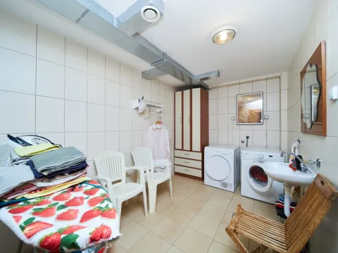 Prodaja, kuća, 495m², Ivanovići, Budva - image 15