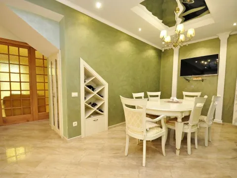 Prodaja, kuća, 222m², Donja Lastva, Tivat - image 16