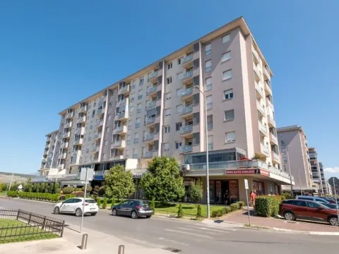 Izdavanje, trosoban stan, 98m², City Kvart, Podgorica - image 16