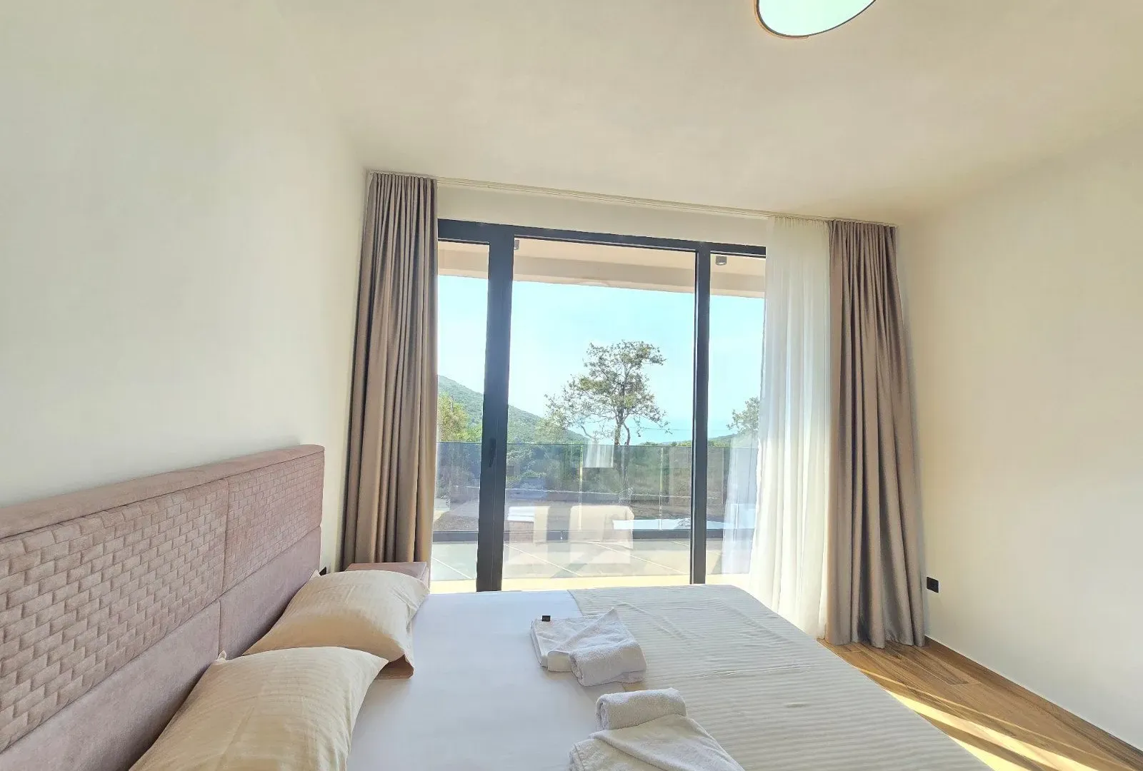 Rent, house, 250m², Višnjevo, Kotor