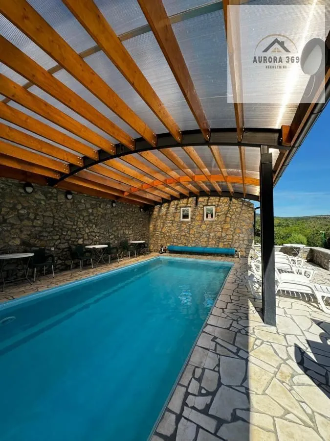 Prodaja, kuća, 400m², Sremska Mitrovica, Srbija