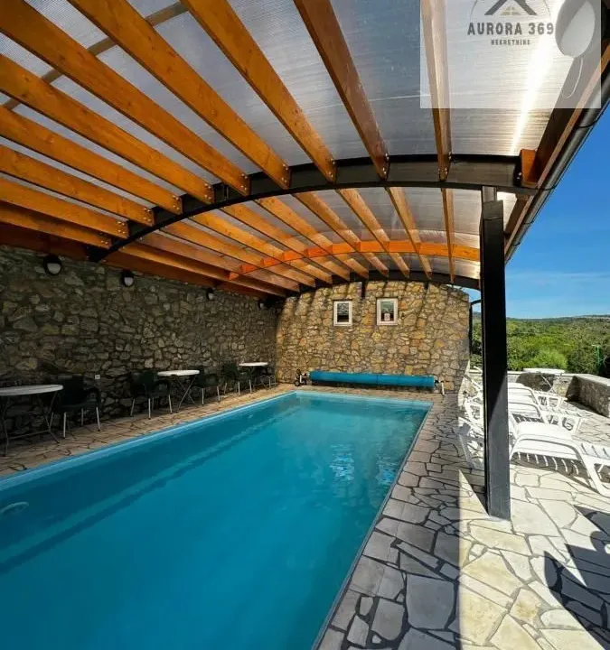 Sale, house, 400m², Sremska Mitrovica, Srbija