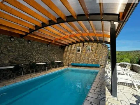 Sale, house, 400m², Sremska Mitrovica, Srbija