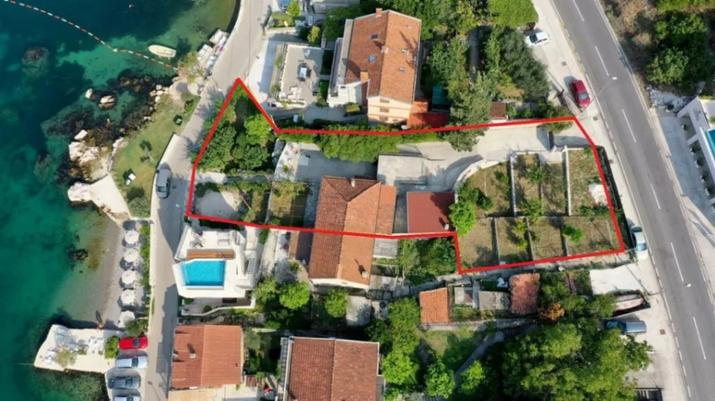 Sale, land lot, 1011m², Dobrota, Kotor