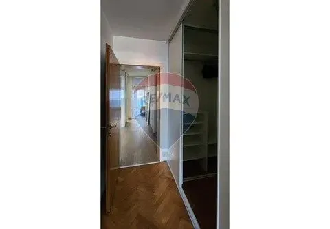 Izdavanje, dvosoban stan, 70m², Kruševac, Podgorica - image 16