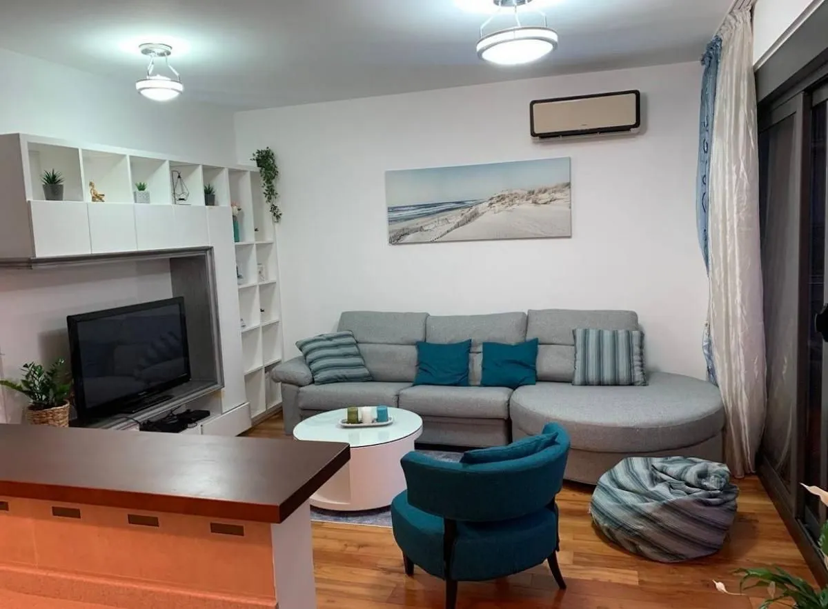 Rent, two bedroom apartment, 64m², Kotor, Crna Gora