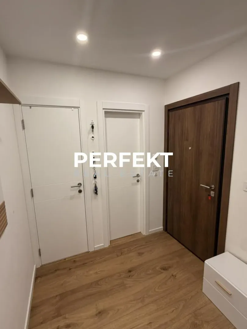 Prodaja, četvorosoban stan, 100m², Centar, Pančevo