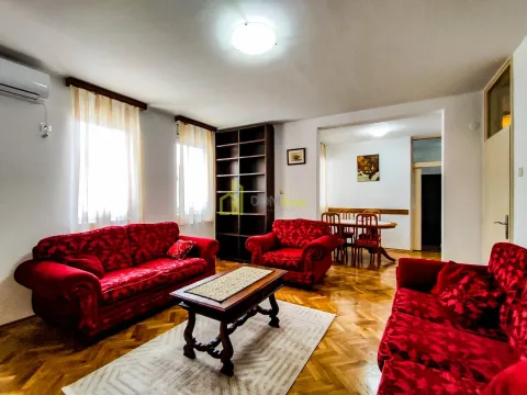 Izdavanje, četvorosoban stan, 95m², Blok 6, Podgorica - image 19